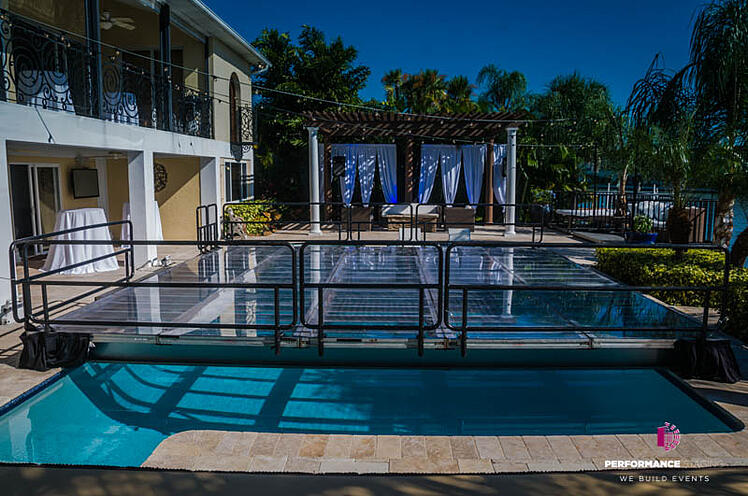 A Pm1 Niche The Platform Pool Cover