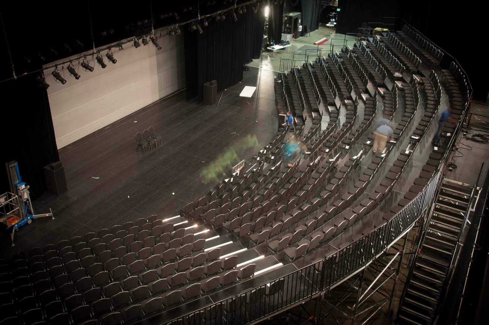Curved Audience Riser for 550