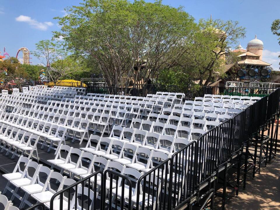 Audience Riser, Theme Park Venue